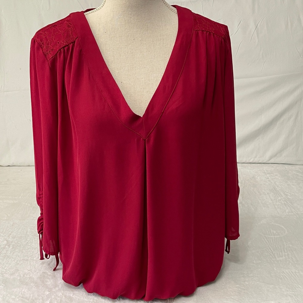 Soho New York & Company Women's Red Lace Detail V Neck Pleated Sleeve Top Size L